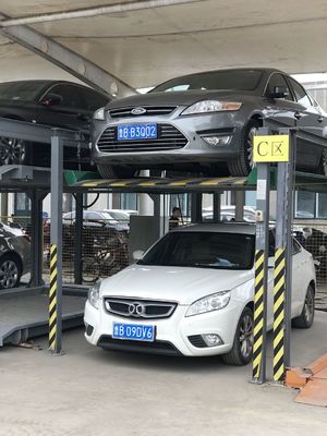 Dört sütunlu depolama tasarımı Araç ve ev depolama için hidrolik asansör